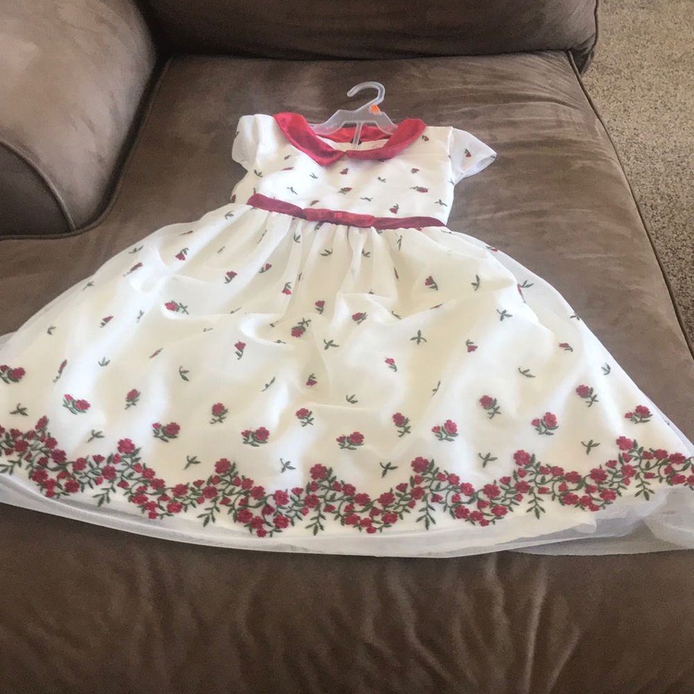 Flowery white and red dress🌹🌹🌷💐🌸🌺